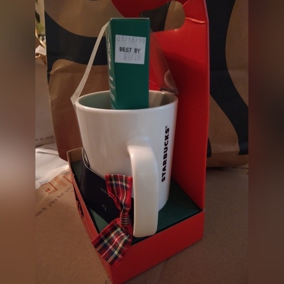 Starbucks Holiday Ceramic Mug 2019  MUG ONLY - Picture 2 of 10